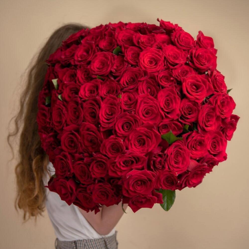 Роскошный букет из 51 красной розы