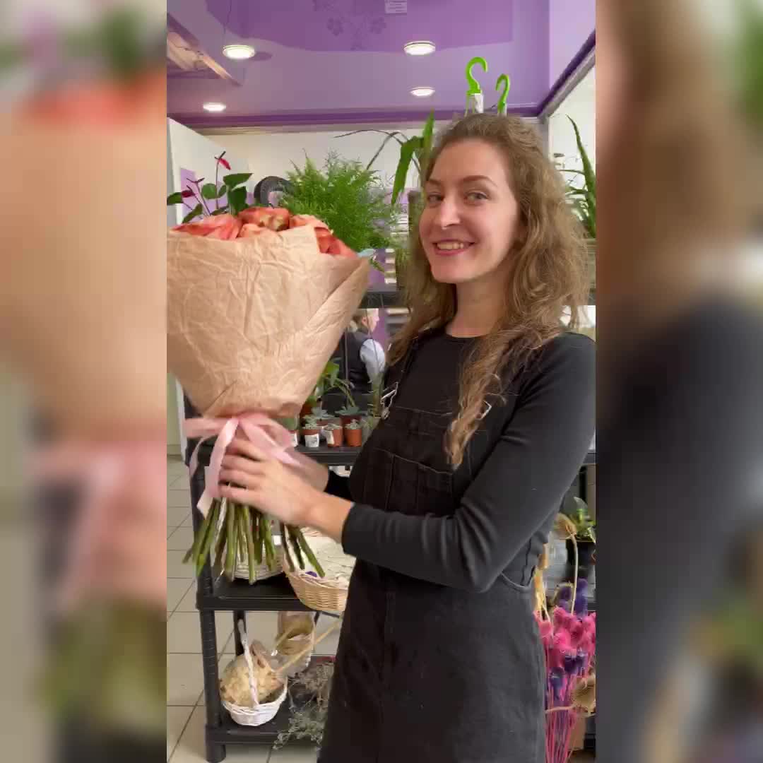 Пионовидные розы «Кхалиси», 25 роз