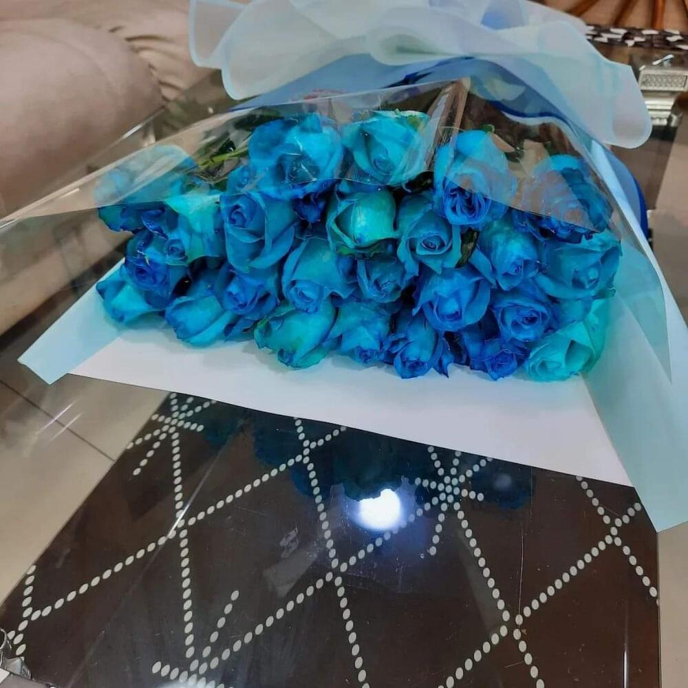 Голубие рози