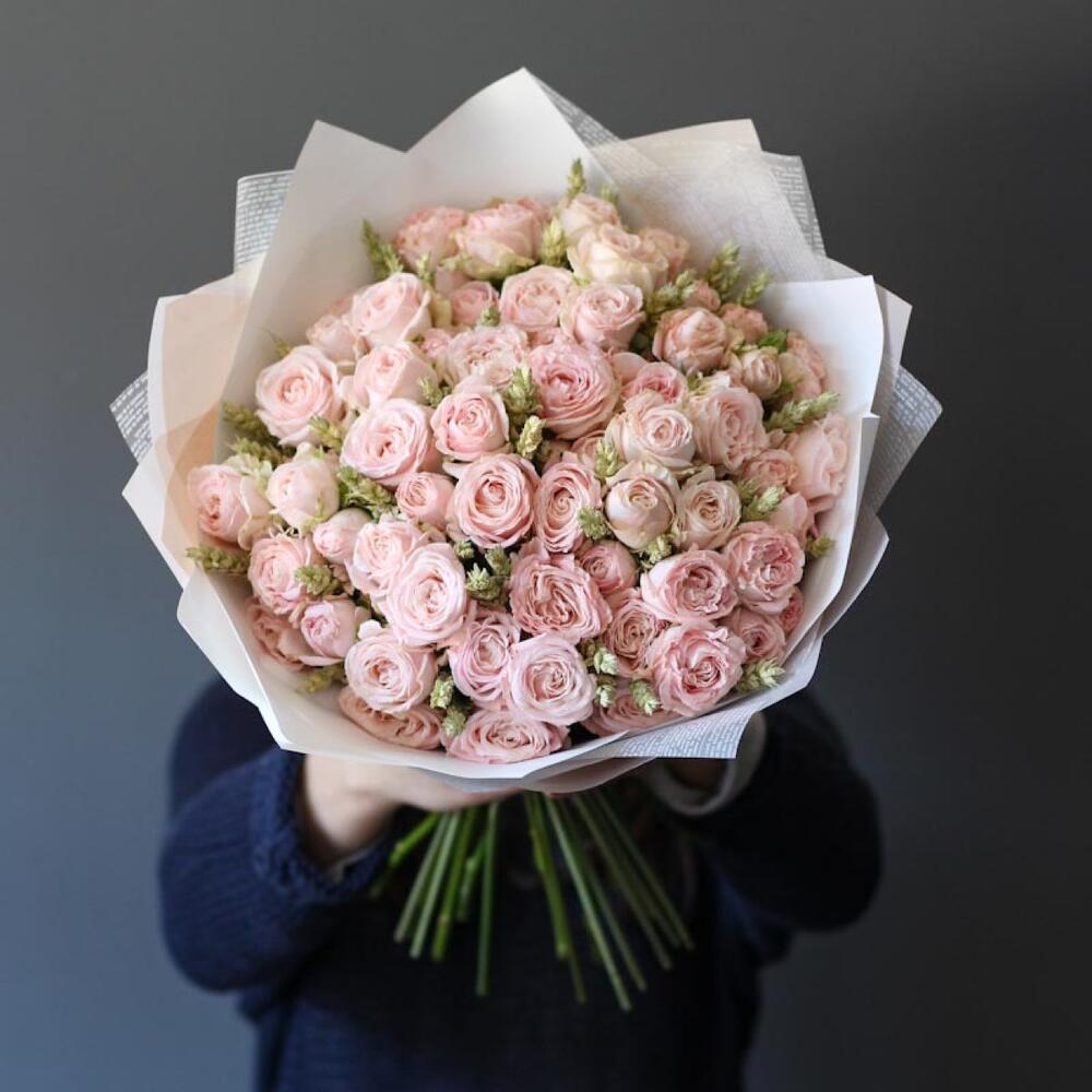 Пионовидные спрей розы