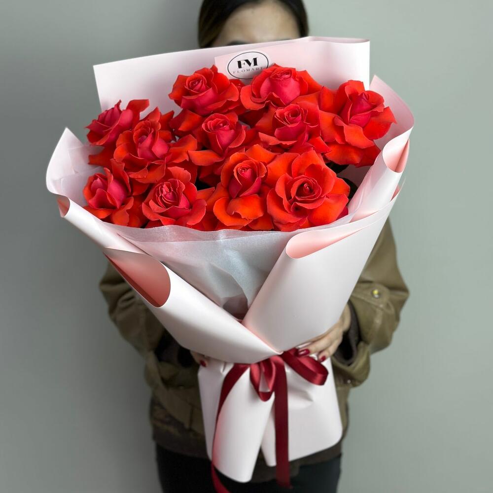 11 красных роз