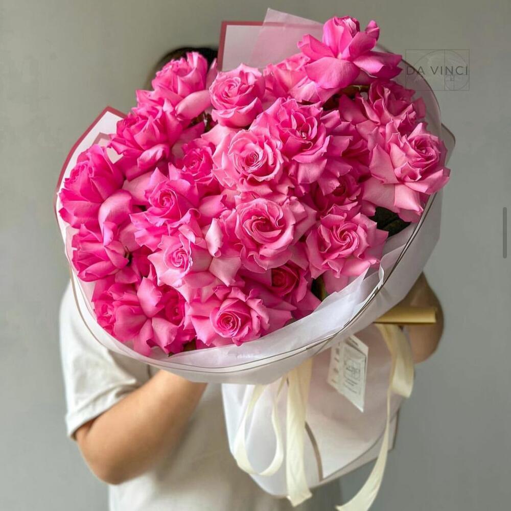25 голландских розовых роз